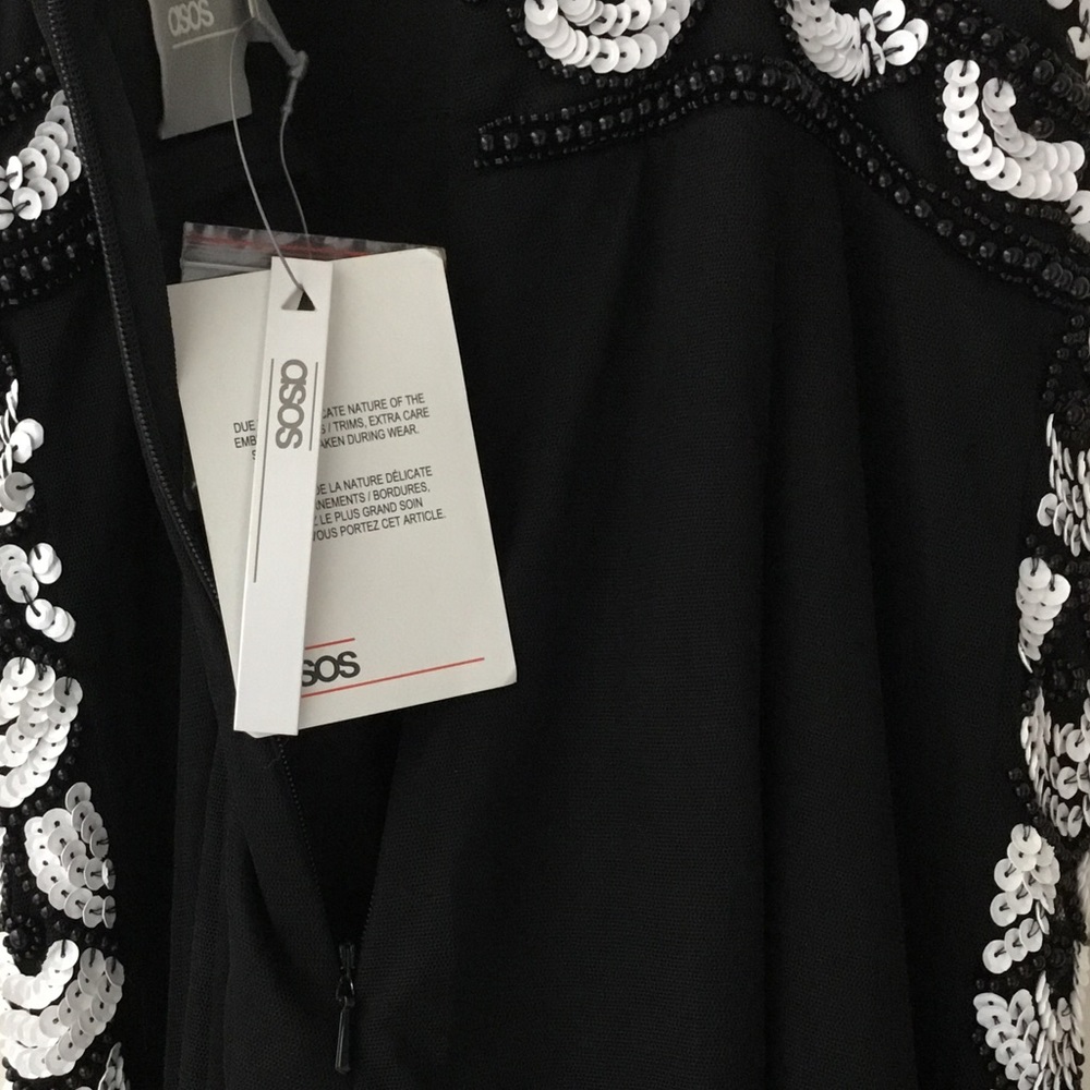 ‘Haley”  NWT Rare Sequin & Beaded Romper- - Picture 4 of 6